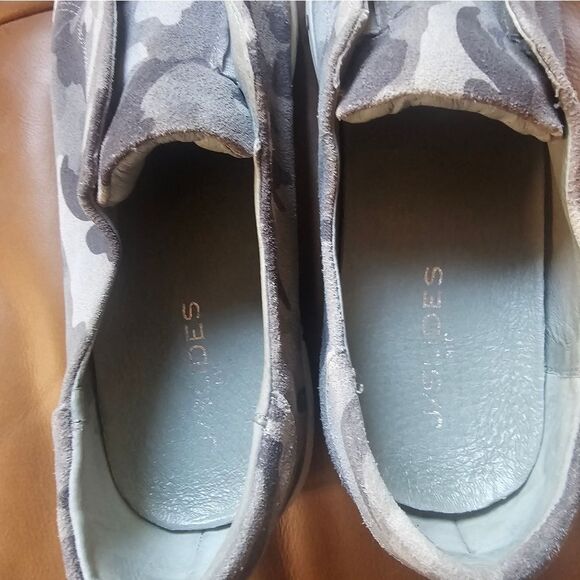 J/Slides Gray Camo Print Slip-on Shoes Size 9.5, Great Condition - Picture 4 of 8